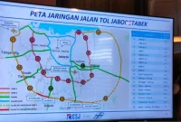 bing_memilih_lokasi_strategis_untuk_rumah_modern_faktor_penting_yang_perlu_dipertimbangkan_1 Peta akses jalan tol dan stasiun kereta api yang menghubungkan perumahan modern ke pusat kota, menunjukkan kemudahan akses